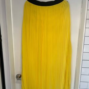 HIVE & HONEY - Pleated Maxi Skirt Elastic Waist